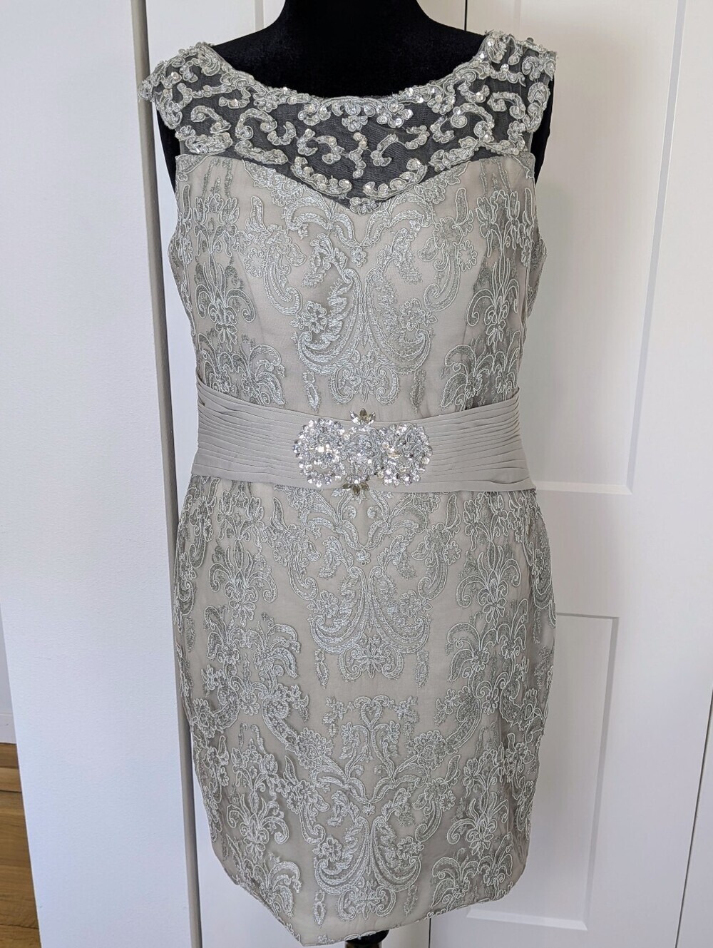 Party cocktail formal women's sheat Dress size M/L Pale Aqua Embroidered Sequin